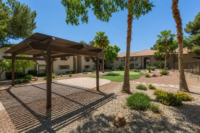 Building Photo - 2606 S Durango Dr