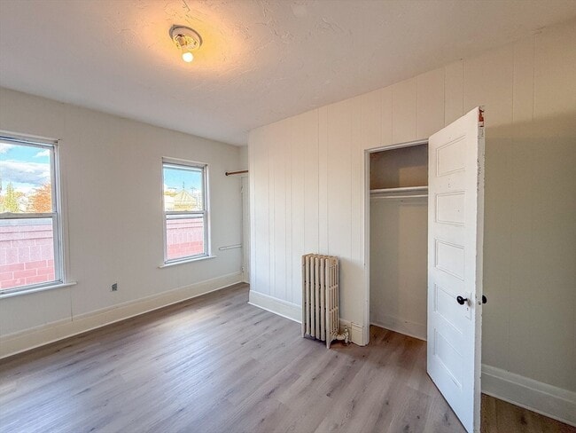 Building Photo - 154 Glen St