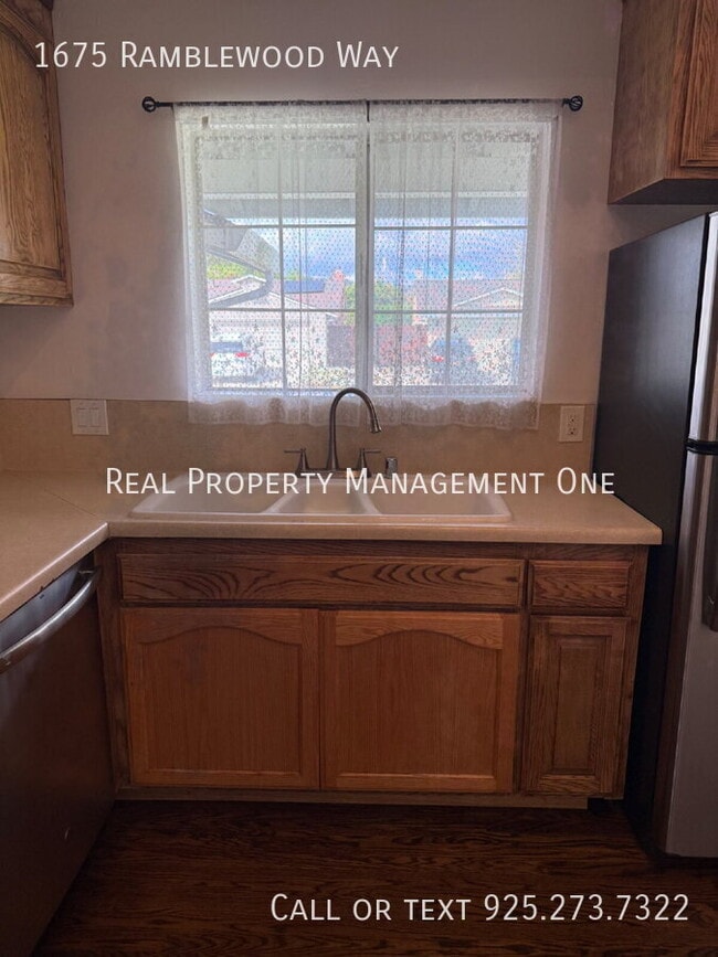 Building Photo - 1675 Ramblewood Way