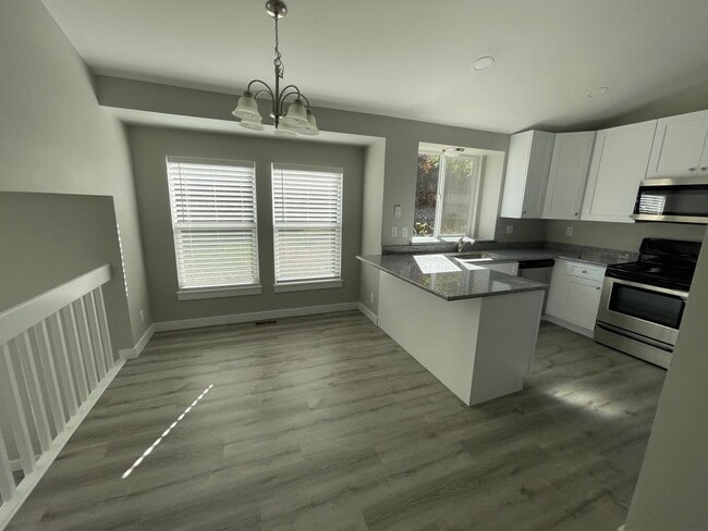 Building Photo - Gorgeous remodeled 4 Bedroom Home in D20!