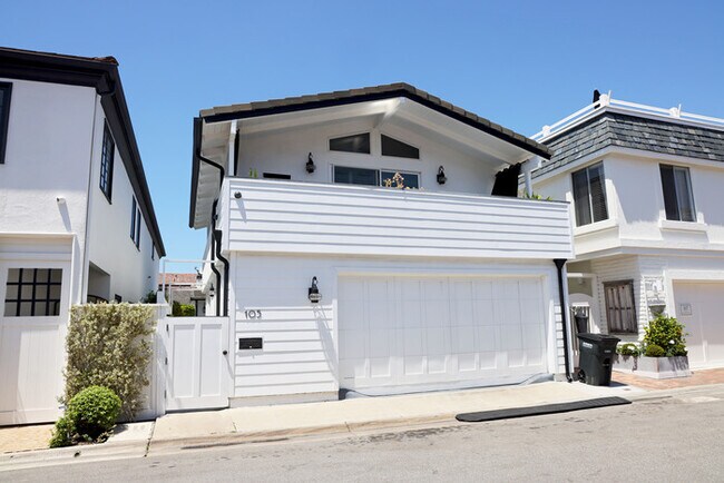 Building Photo - Lido Isle Rental