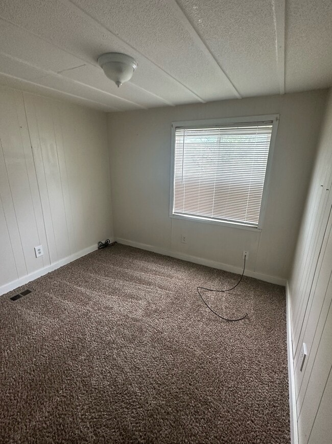 Building Photo - 104 1st Ave SW