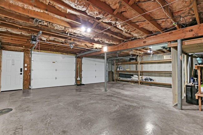 Building Photo - 705 Bon Aire Dr