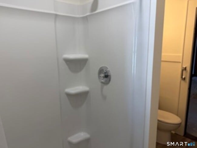 Building Photo - 252 Main St