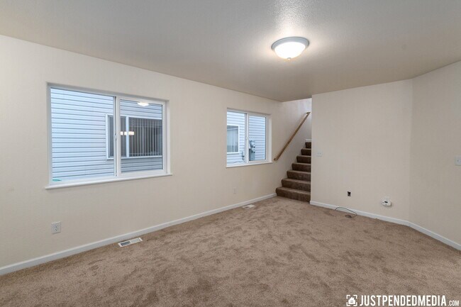 Living room - 530 Bitterroot Cir