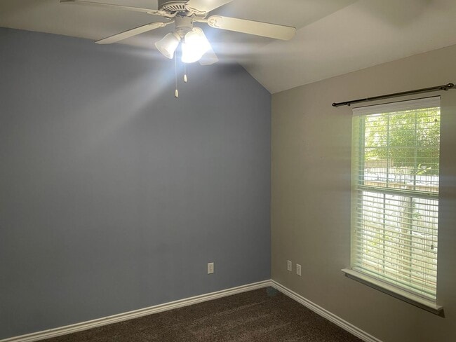 Building Photo - 3 BEDROOM, BELTON ISD