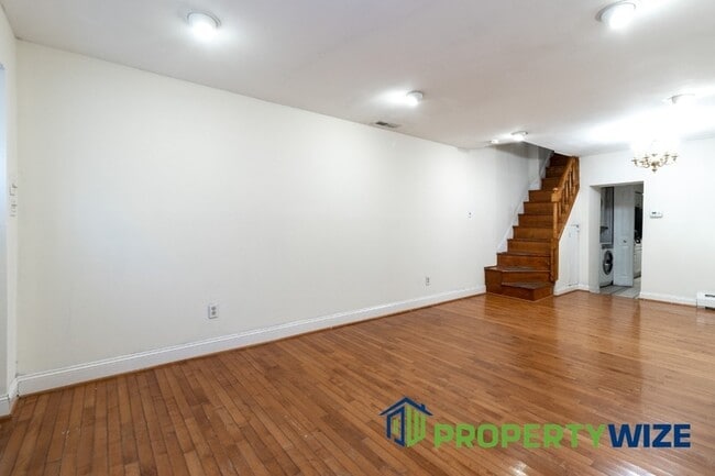 Building Photo - 726 S Wolfe St