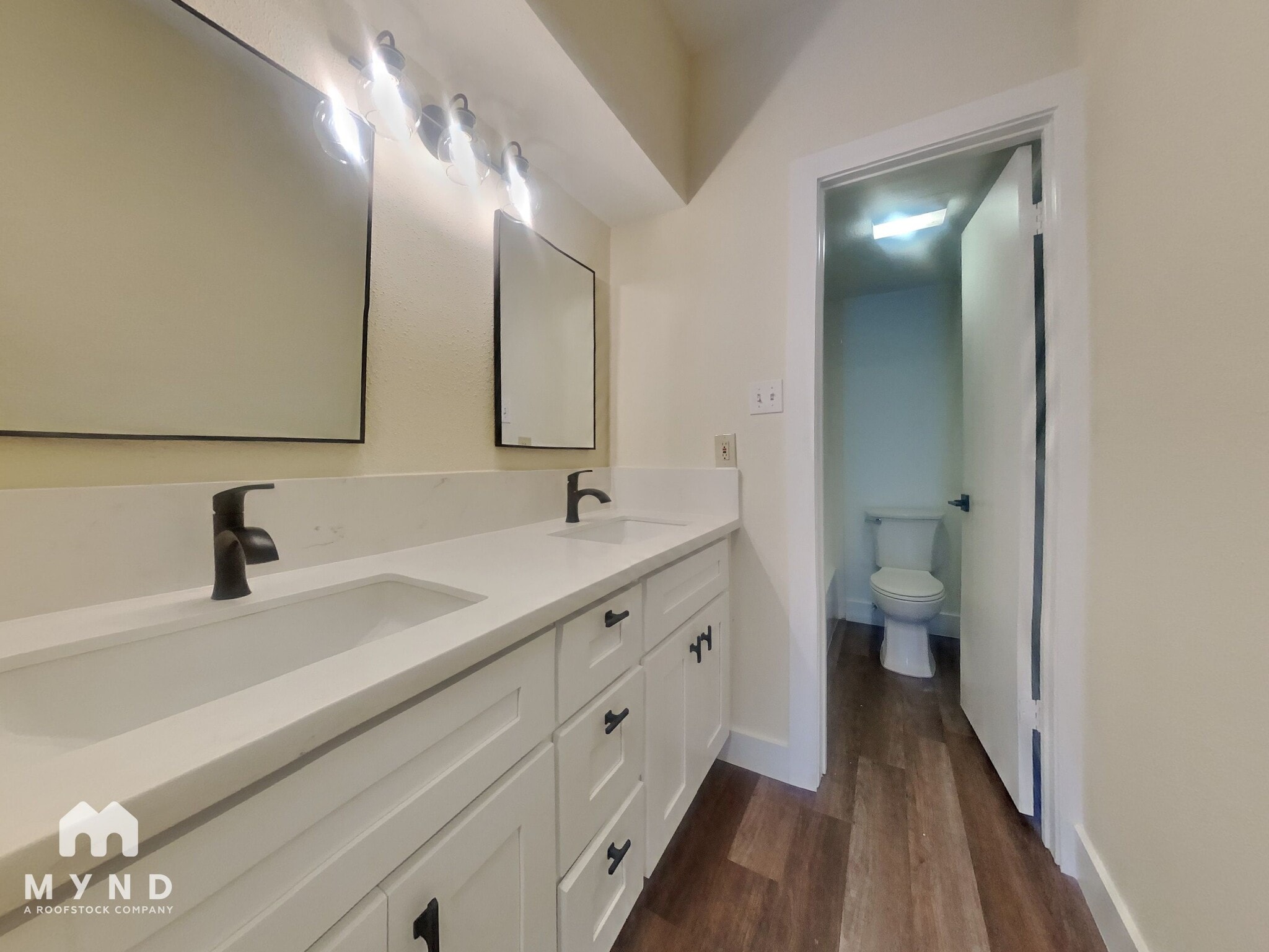 Building Photo - 2100 Tanglewilde St