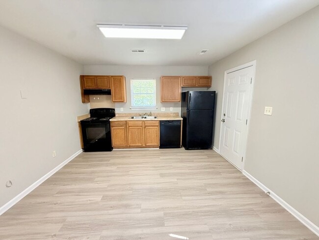 Building Photo - 3550 Crestridge Dr