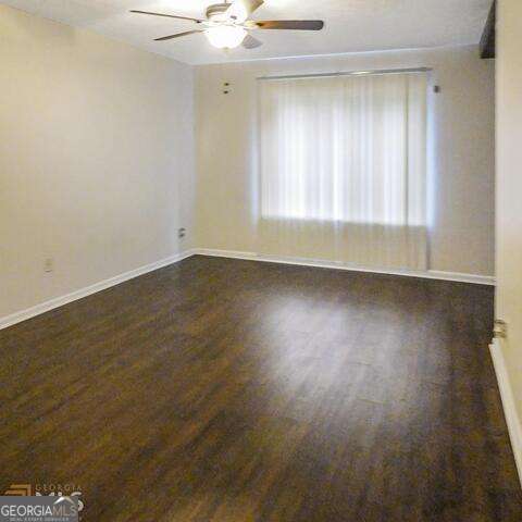 Building Photo - 291 Country Club Dr