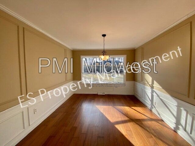 Building Photo - 3353 W 42nd St