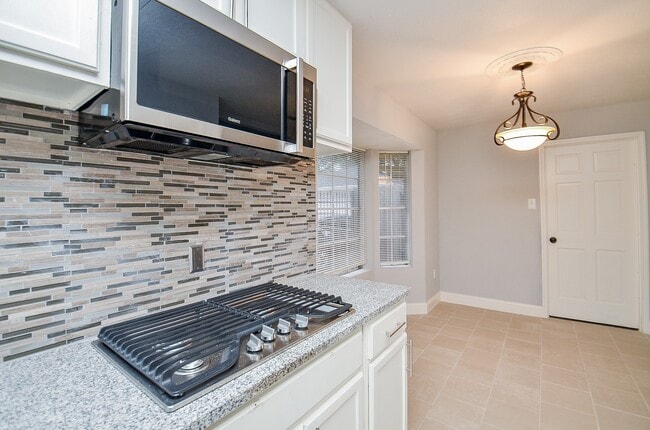 Building Photo - 1606 Crystal Hills Dr