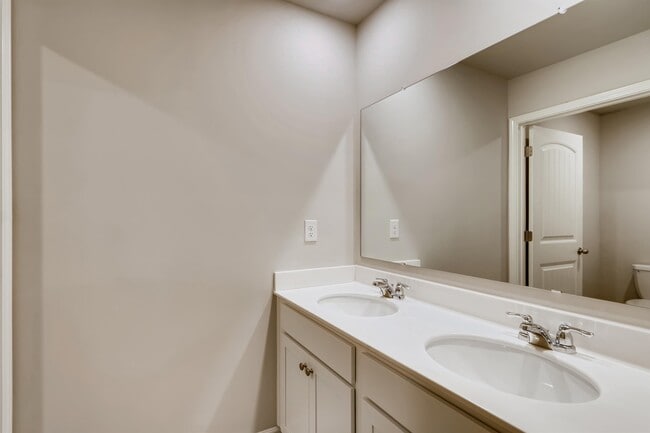 Building Photo - 250 Sweet Bay Ln