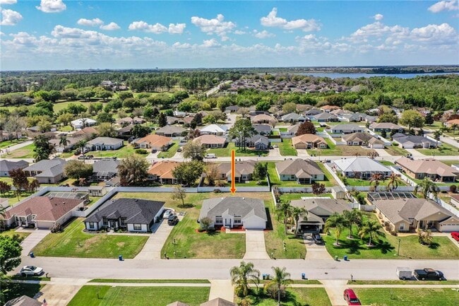 Building Photo - 233 Towhee Rd