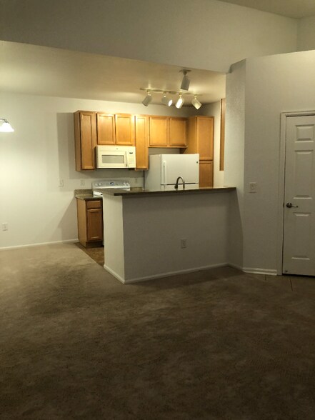 Building Photo - 17209 Wilde Ave