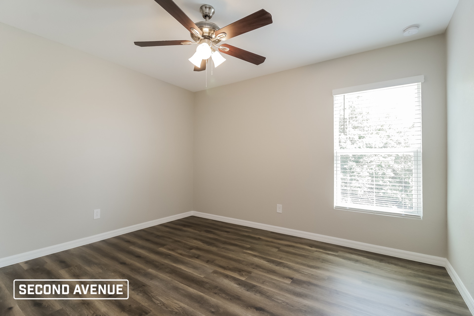 Building Photo - 1810 NE 34th Ln