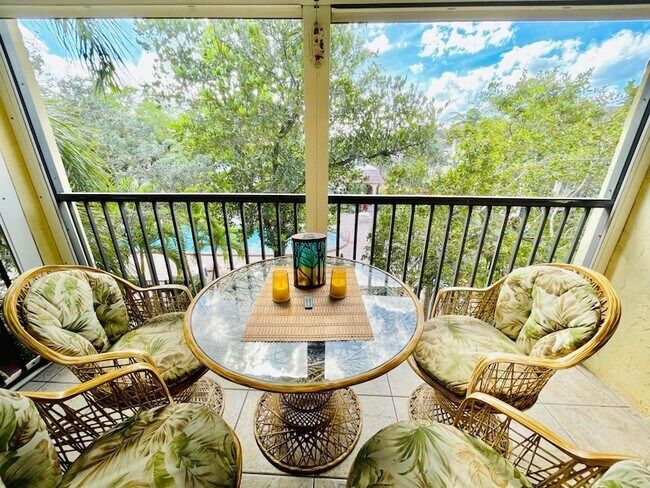 Building Photo - 257 S Cypress Rd