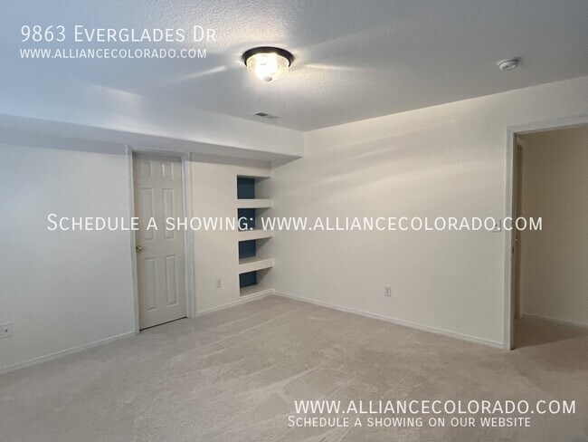 Building Photo - 9863 Everglades Dr