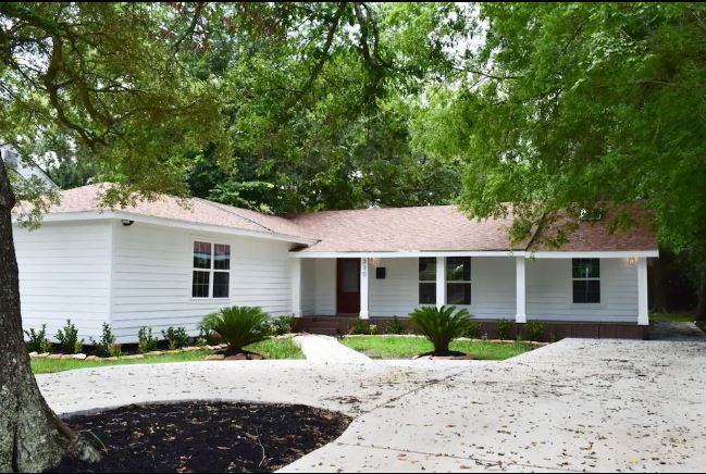 Primary Photo - 330 S Caldwood Dr
