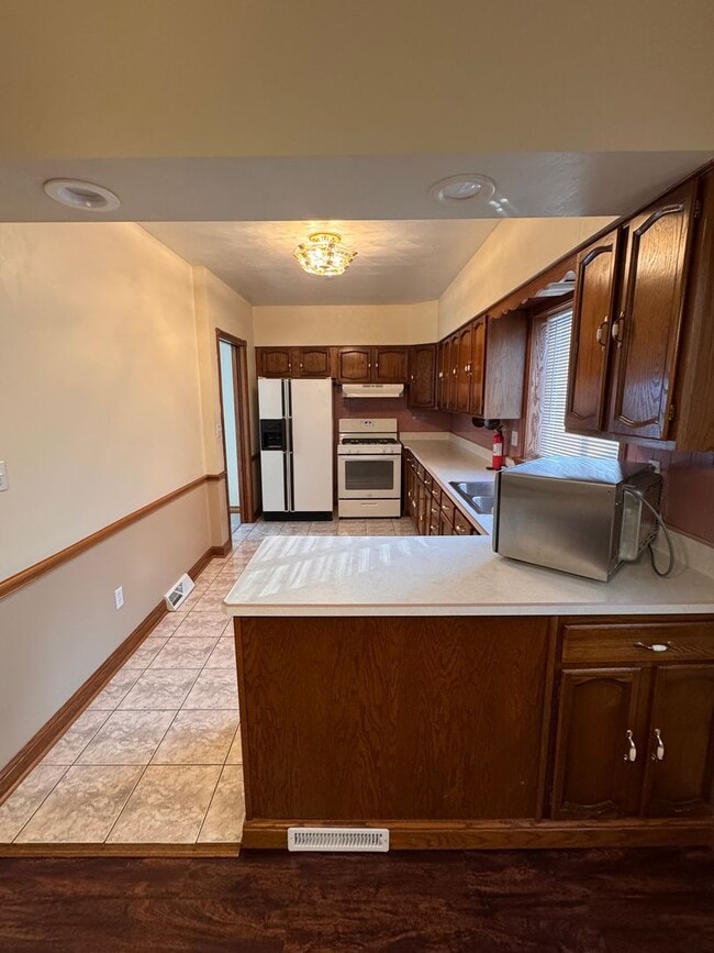 Building Photo - 27 Gordon St