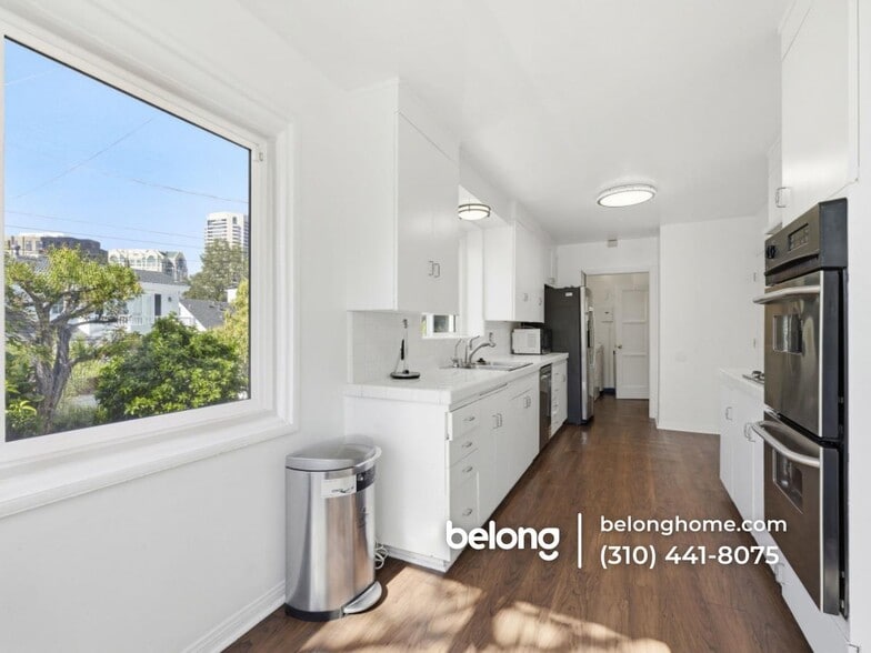 Building Photo - 10537 Rochester Ave