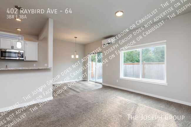 Building Photo - 402 Raybird Ave