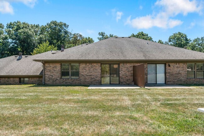 Building Photo - NEW 1720-1722-1724-1726 N Chapman Lane