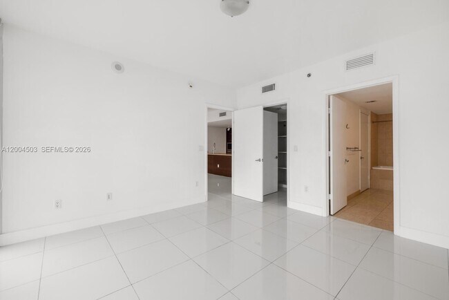 Building Photo - 465 Brickell Ave