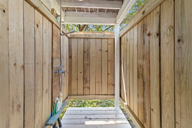 Building Photo - 312 Water St