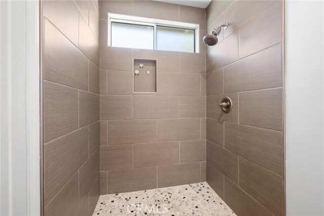 Building Photo - 6438 Densmore Ave