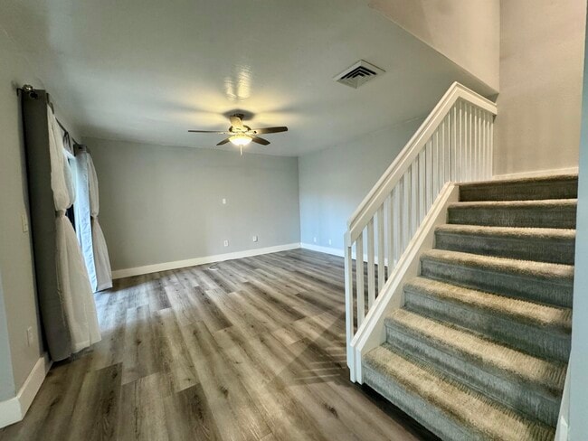 Building Photo - 2216 White Pine Cir