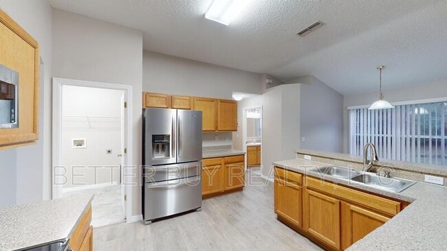 Building Photo - 23 Burning Tree Pl