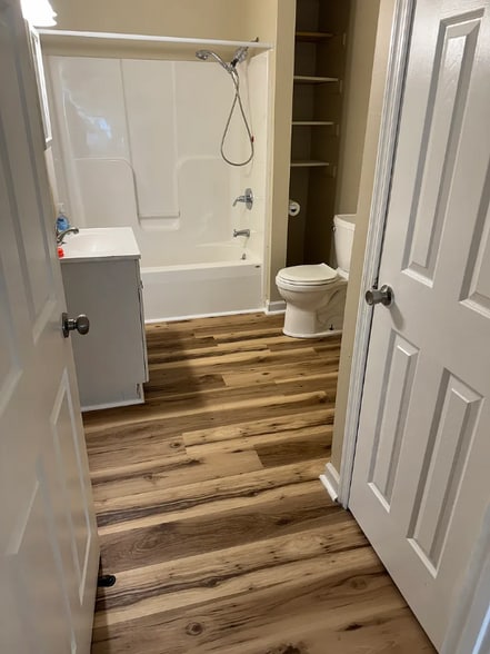 Building Photo - 531 W King St