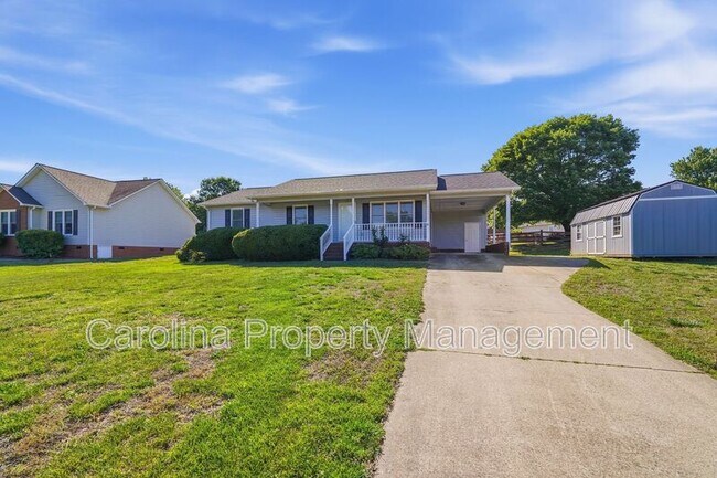 Building Photo - 1607 McFarland Dr