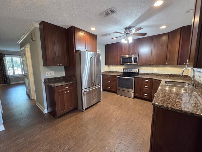 Building Photo - 2478 Forest Way