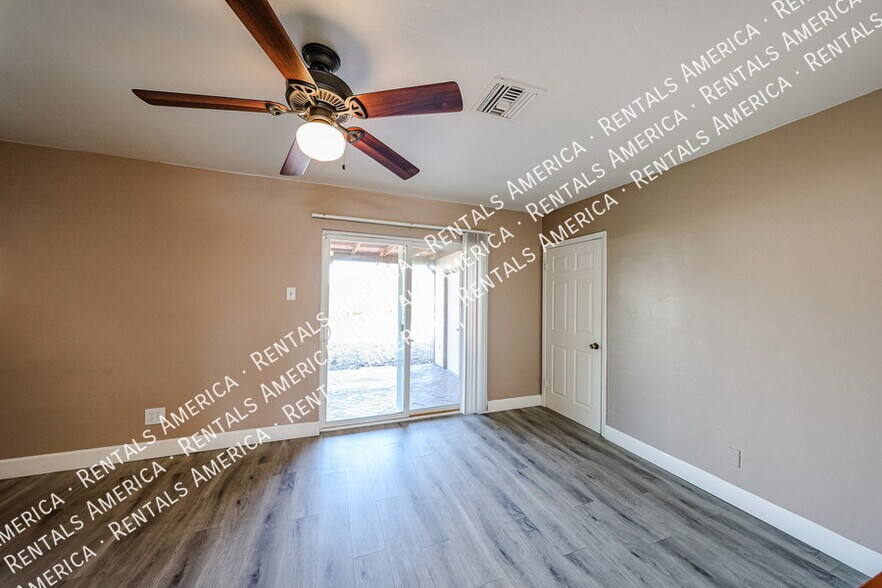 Building Photo - 6924 E Cheery Lynn Rd