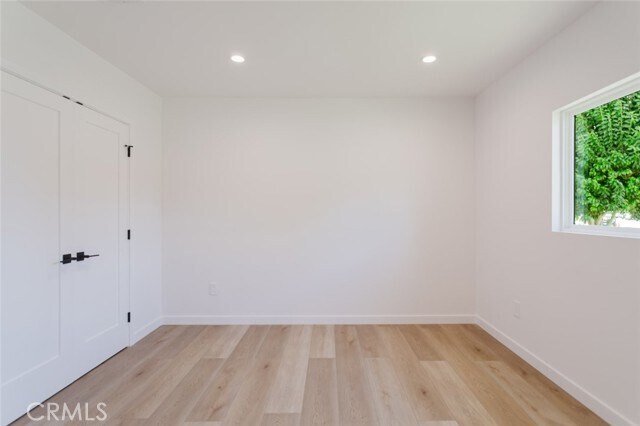 Building Photo - 6021 E Oakbrook St