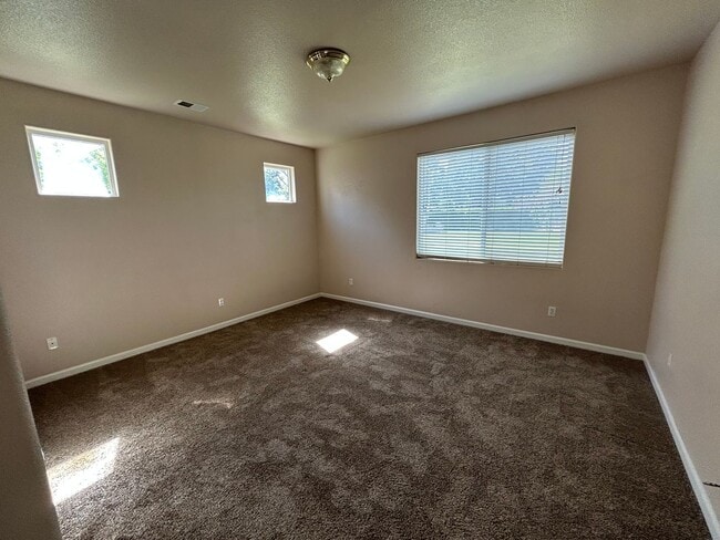 Building Photo - 3716 E Vassar Ct