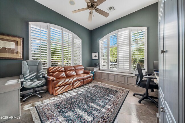 Building Photo - 8350 E Via Del Sol Dr