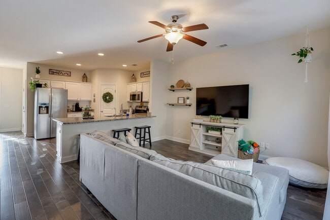 Building Photo - 413 Ferguson Ln