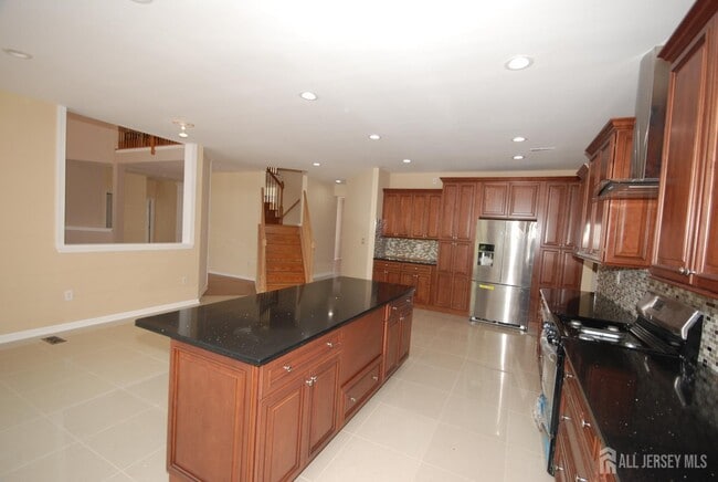 Building Photo - 41 Fritz Dr