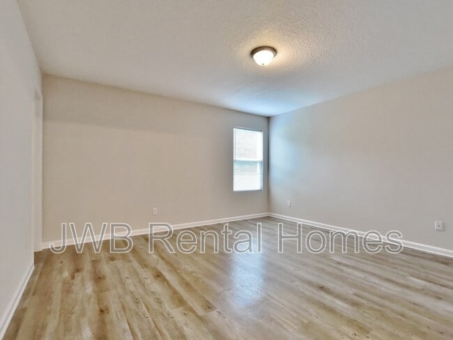 Building Photo - 7823 Dekle Ave