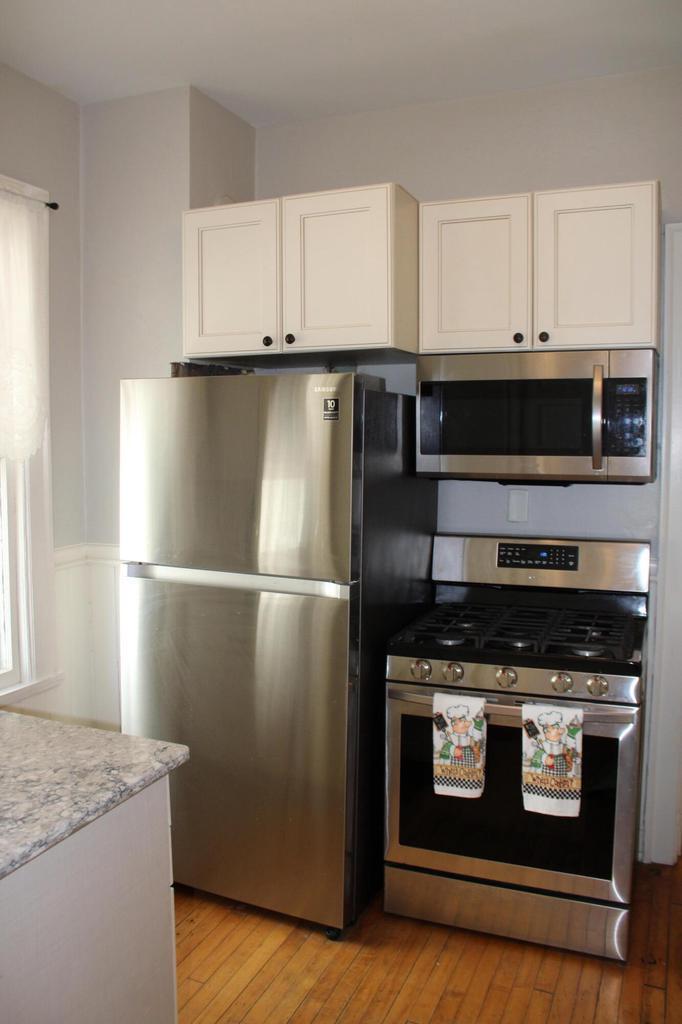 Kitchen2 - 2909 N Farwell Ave