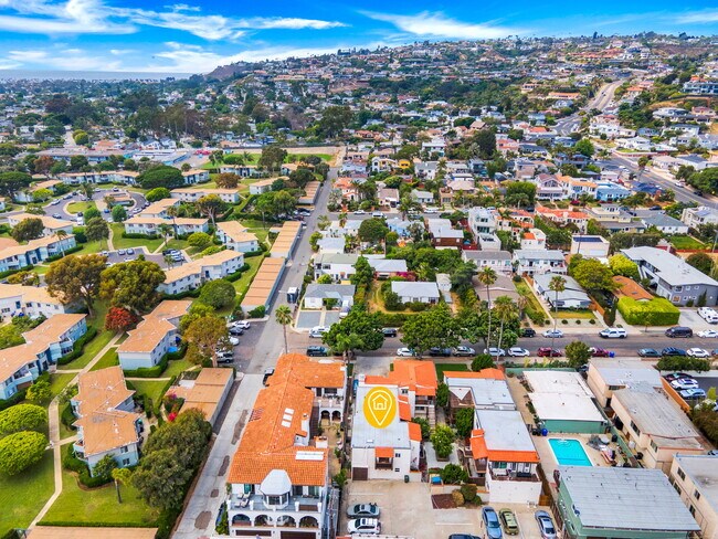 Aerial shot facing north - 709 Agate St