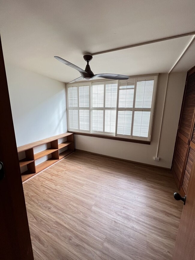 Building Photo - 1521 Punahou St