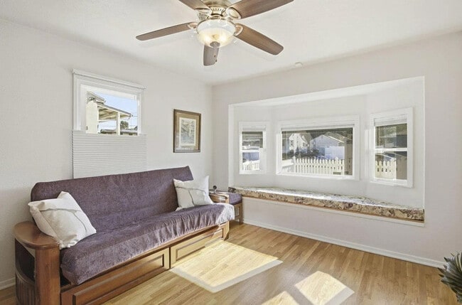 Building Photo - Charming 3BR Home with Bonus Room, Fireplace & Large Yard