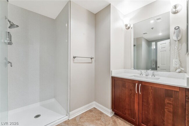 Building Photo - 150 S Las Vegas Blvd