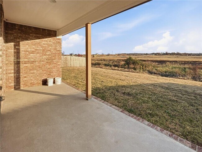 Building Photo - 4011 Aryana Ave