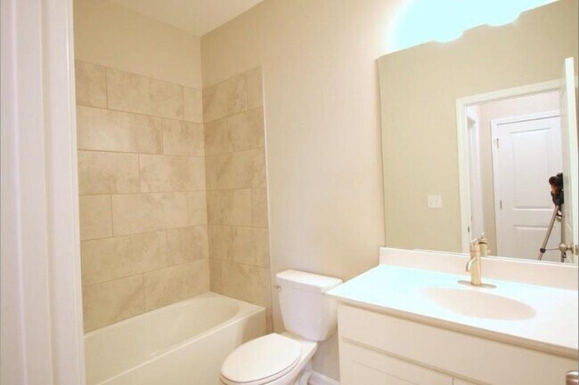 Building Photo - 2237 Pink Hawthorn Dr