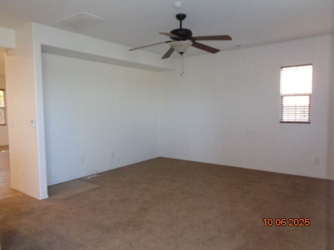 Building Photo - Large 2 Story Offering 3419 sq. ft. and 5 bedrooms plus loft